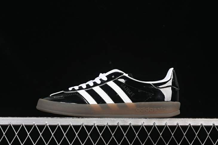 Picture of Adidas Gazelle _SKUfw19954515673545549fw